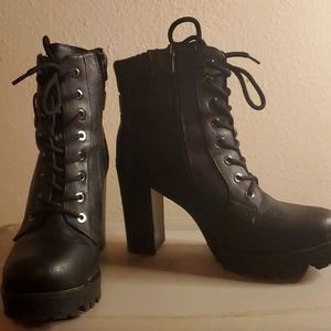 Platform Black Heels (10W)